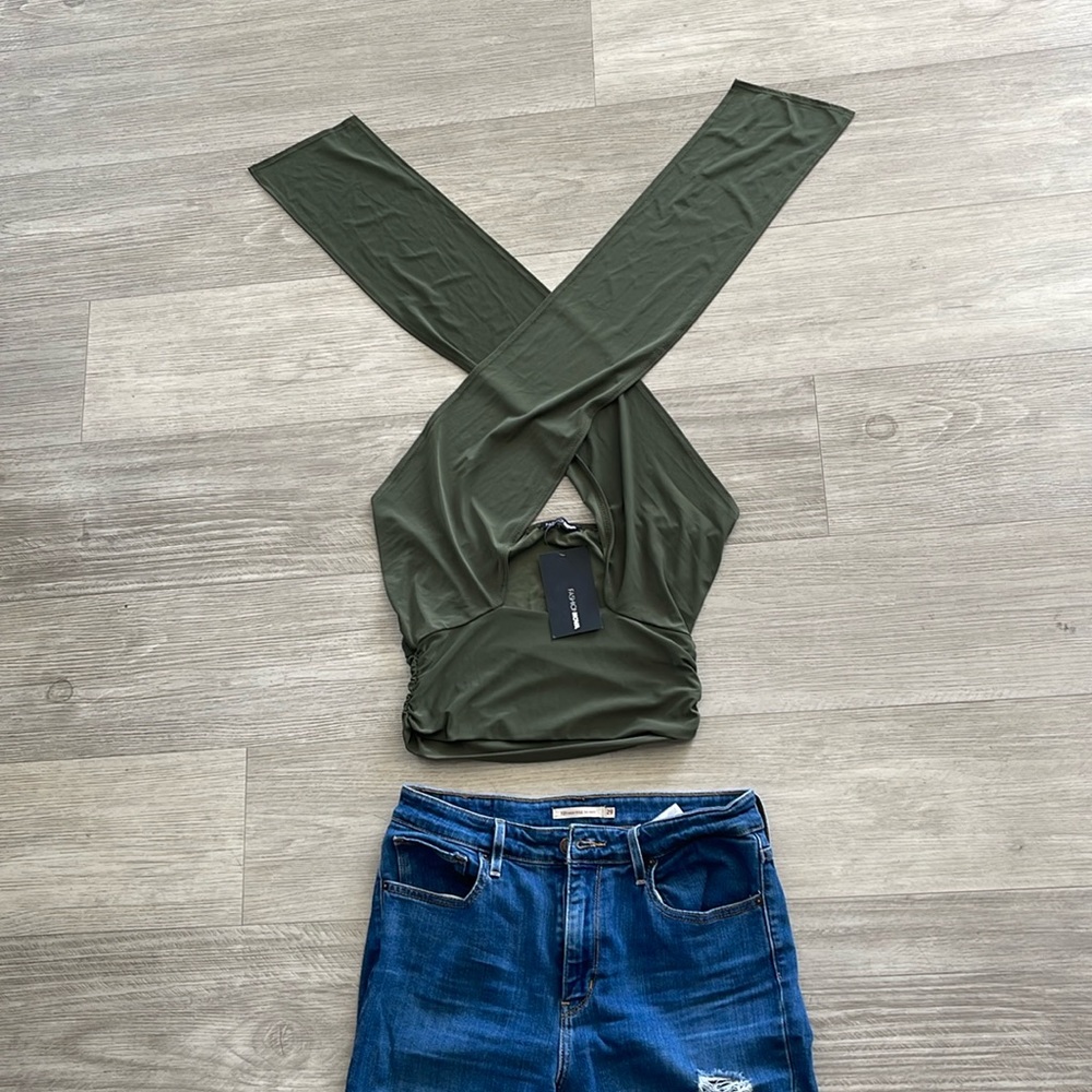 Crop top opened back